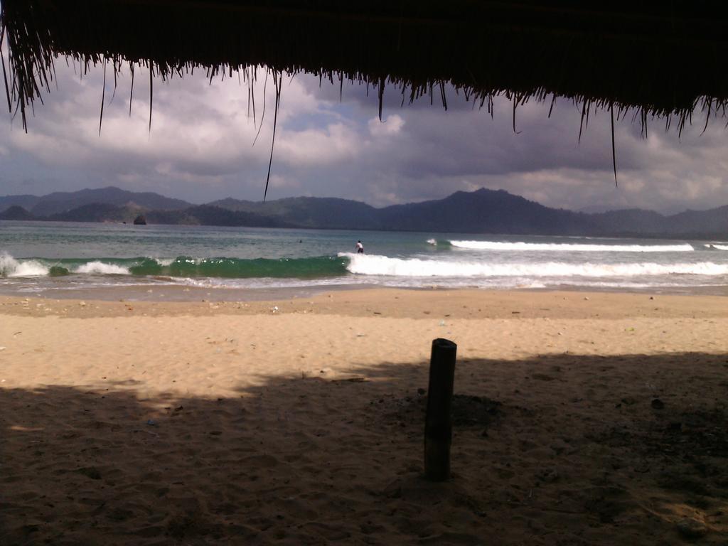 Red Beach Homestay Pasanggaran Exteriér fotografie