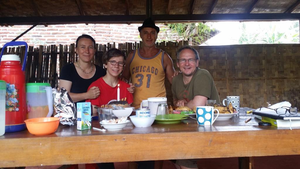 Red Beach Homestay Pasanggaran Exteriér fotografie