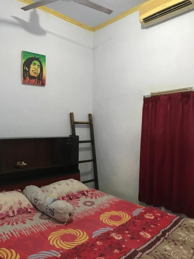 Red Beach Homestay Pasanggaran Exteriér fotografie